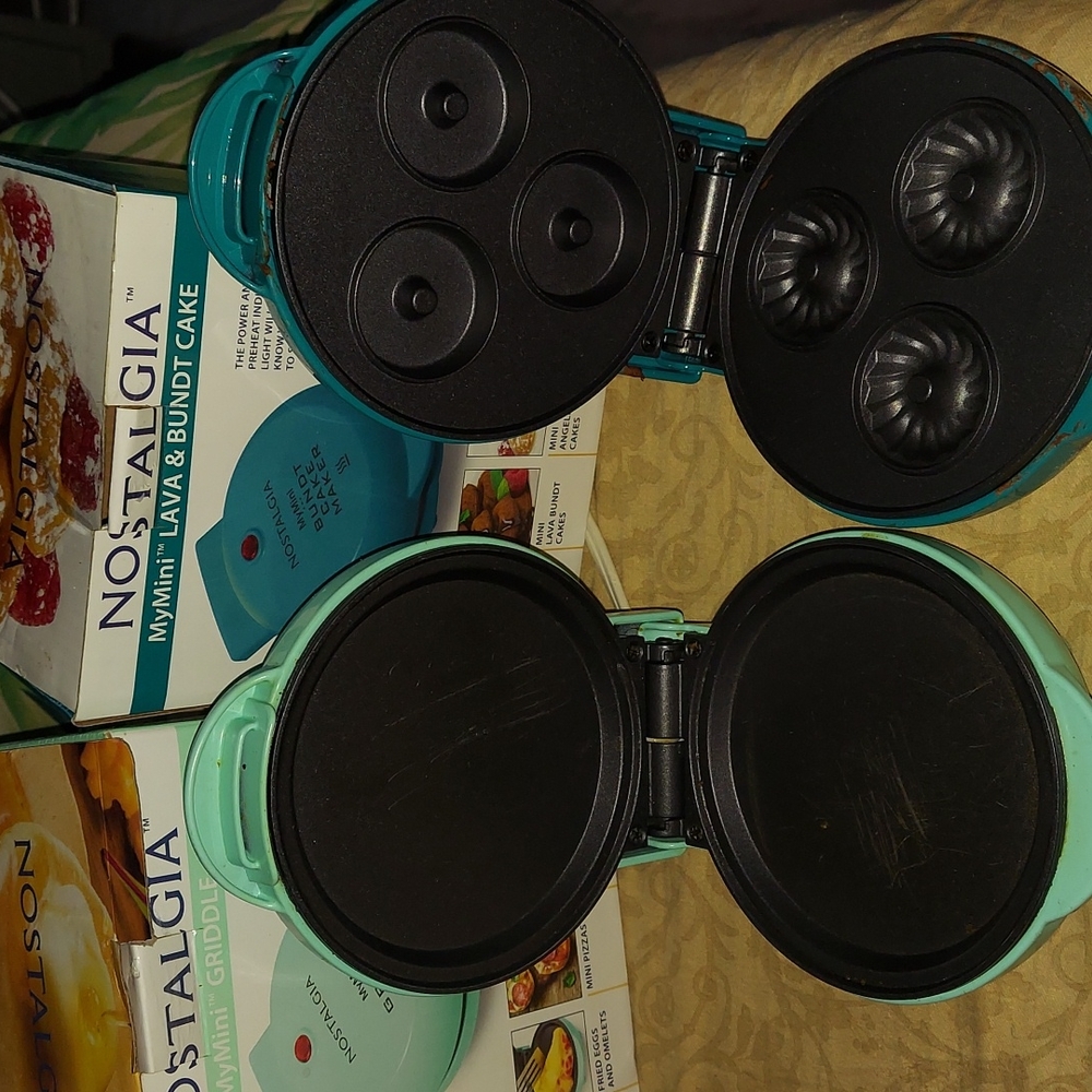 Nostalgia My Mini Griddle and Bundt Cake Maker